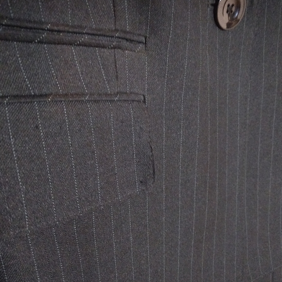 Evan Picone pantsuit w/subtle pin stripes, size 10 - Picture 5 of 7